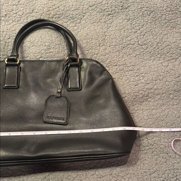 Express Elegant Black Leather Handbag - Picture 3 of 9
